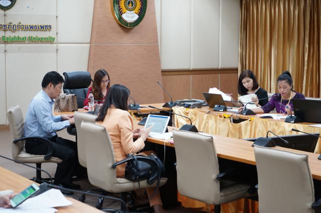 1. ประชุมเพื่อเตรียมความพร้อมการดำเนินงานตามตัวบ่งชี้ระดับคณะและมหาวิทยาลัย 